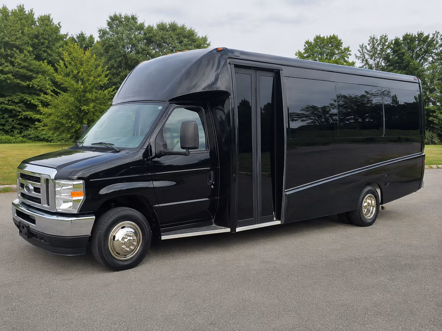 charter buses for ecu campus and university field trips in greenville