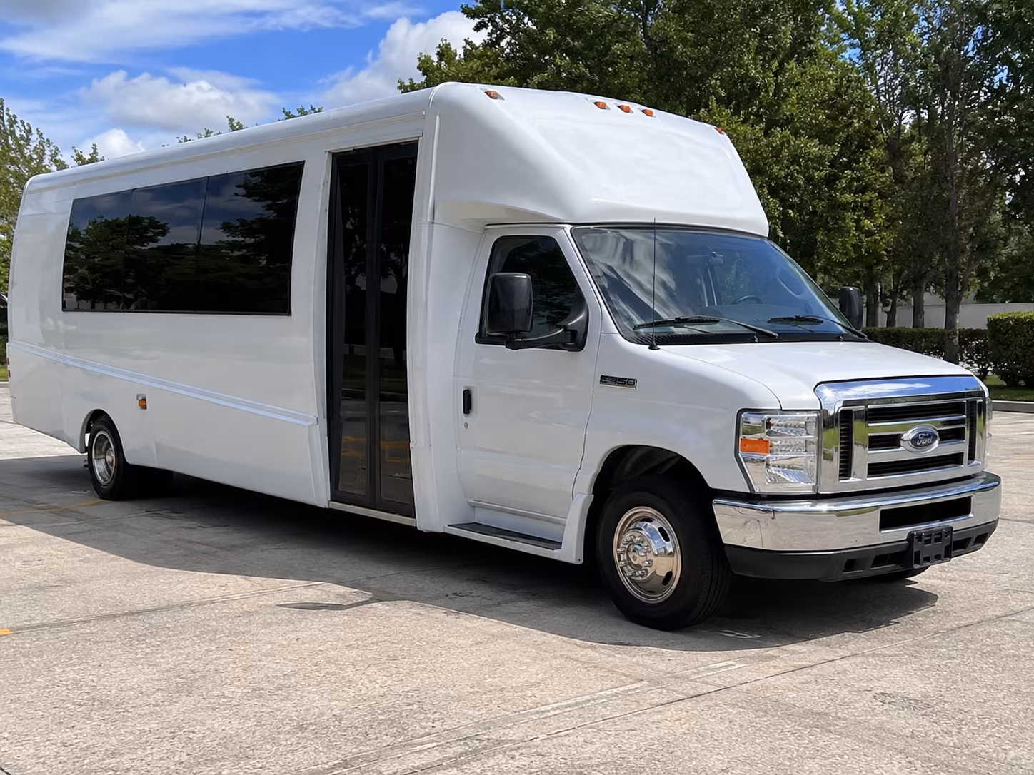 party buses to town common and outdoor concert events in greenville